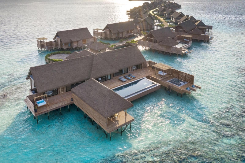 Two Queen Bedded Grand Overwater Villa with Pool 